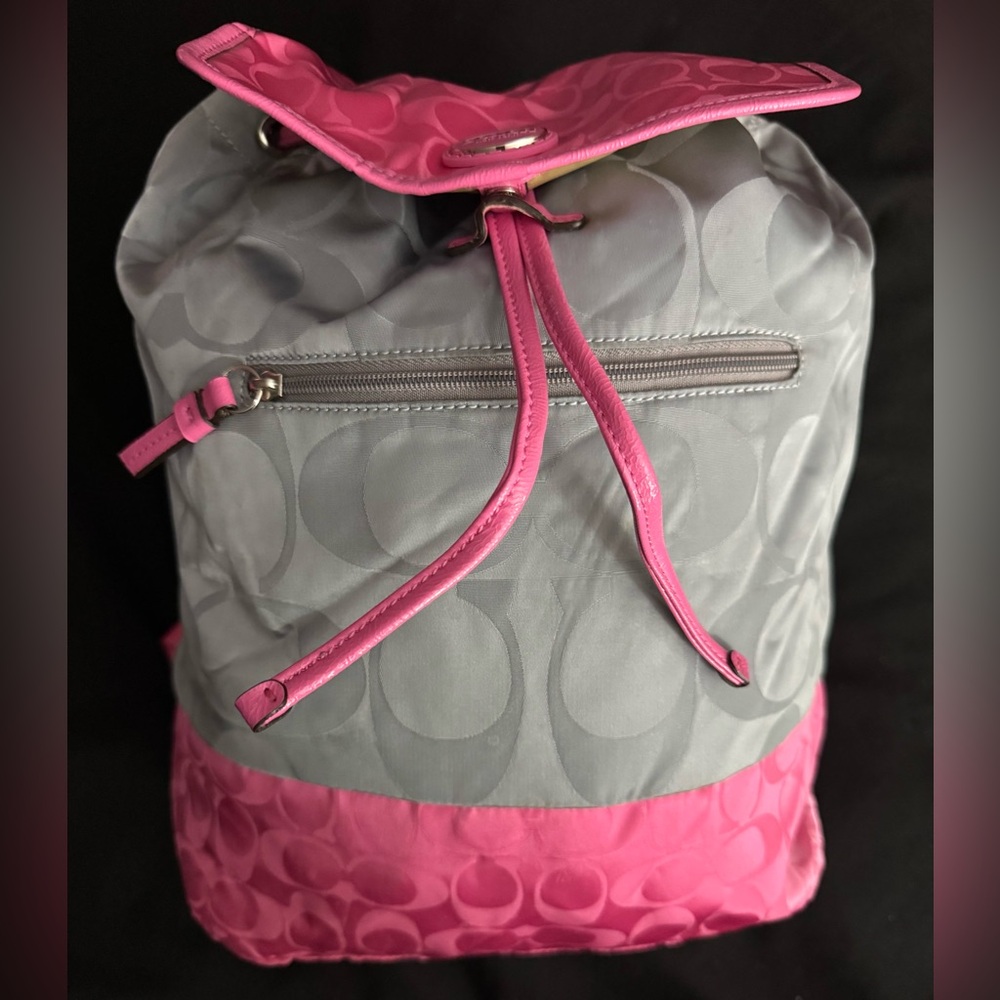NWOT BEAUTIFUL,SPACIOUS,ORIGINAL AND AUTHENTIC COACH BACKPACK - Picture 4 of 9